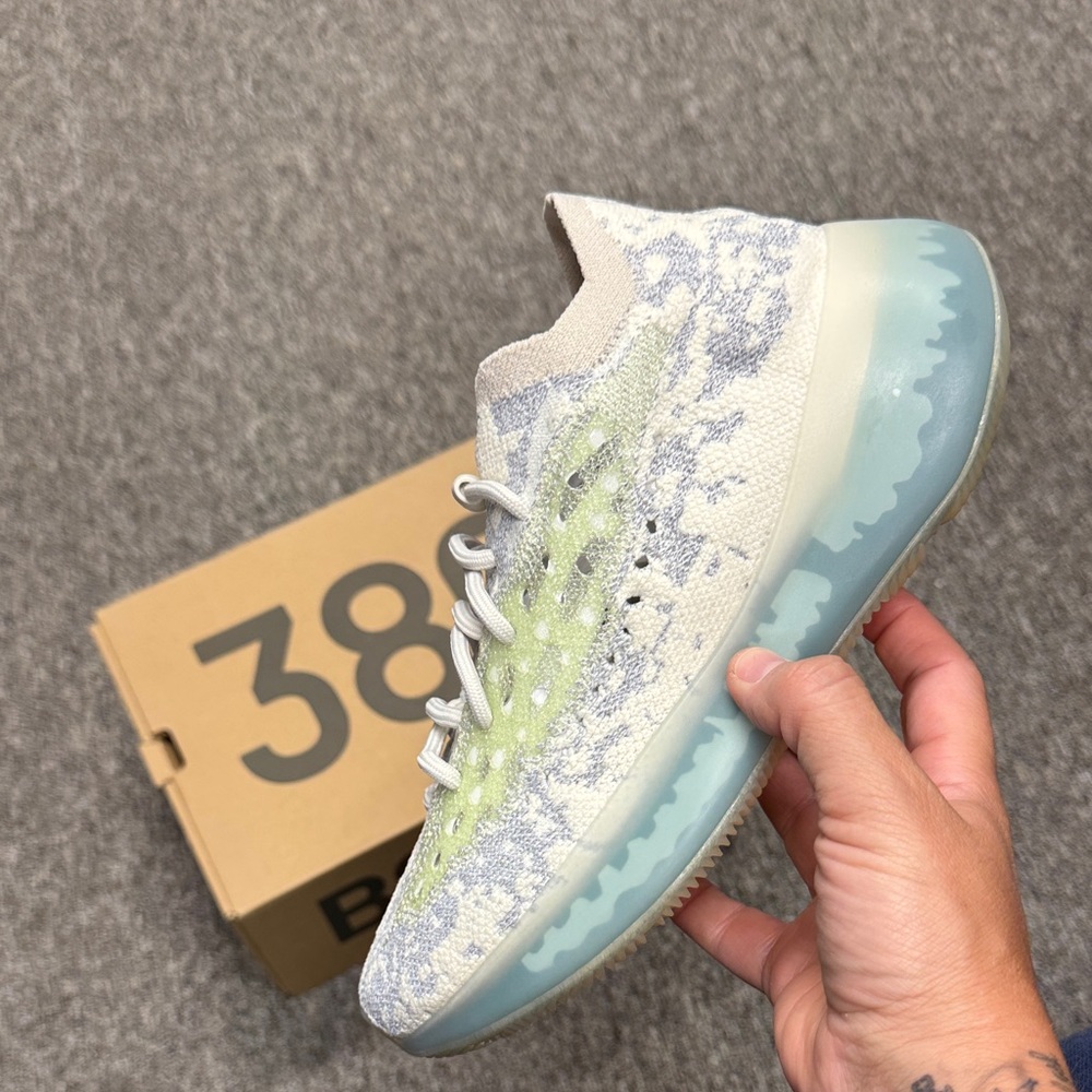 Brand new - YEEZY 380!!!!